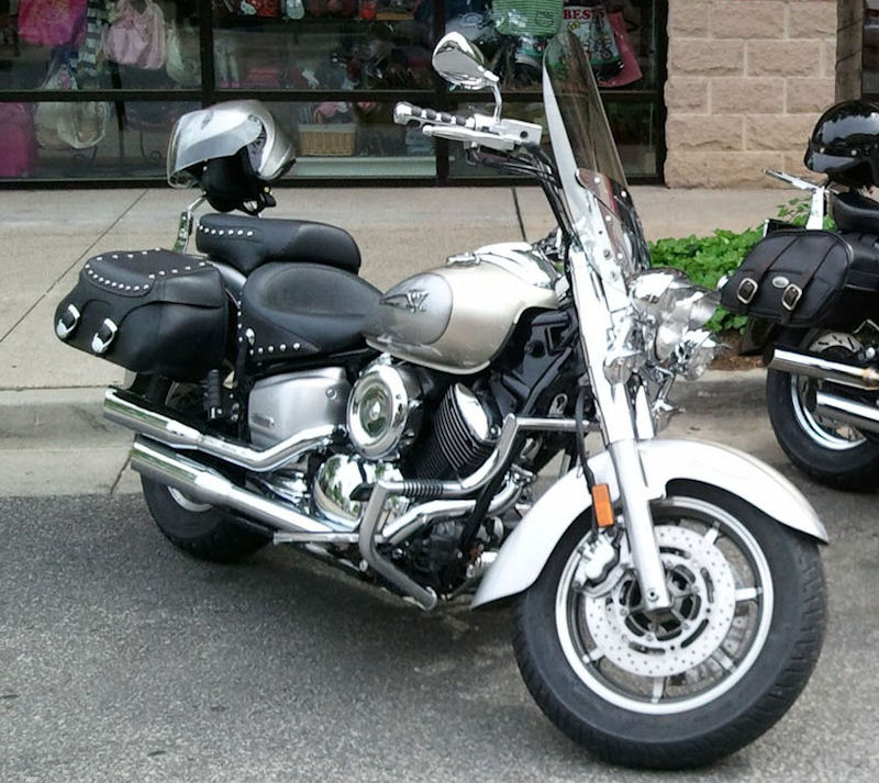 Motorcycle Picture of the Week for Bikes Only - 2006 Yamaha V-Star 1100 Classic