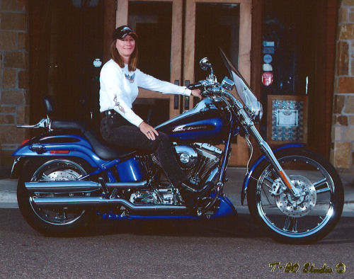 Motorcycle Picture of the Week for Women - 2004 Harley-Davidson Screamin' Eagle Deuce