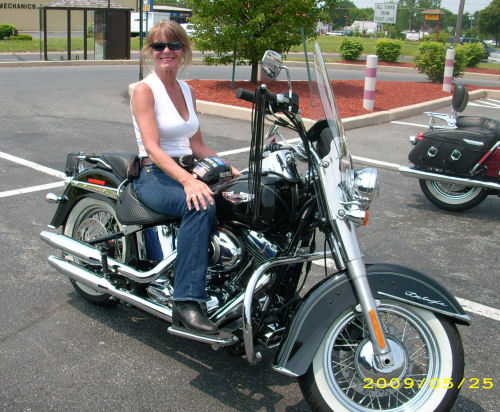 Motorcycle Picture of the Week for Women - 2009 Harley-Davidson Softail Deluxe
