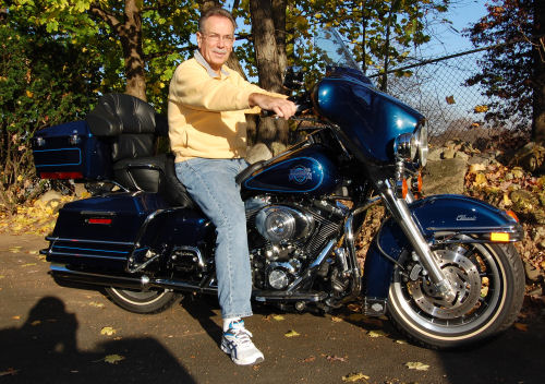 Motorcycle Picture of a 2000 Harley-Davidson Electra Glide Standard FLHTCI