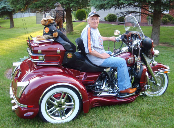 Motorcycle Picture of the Week for Men - 2001 Harley-Davidson FLHTCUI Trike