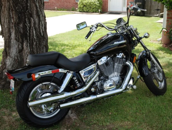 Motorcycle Picture of a 2004 Honda Shadow Spirit VT1100C