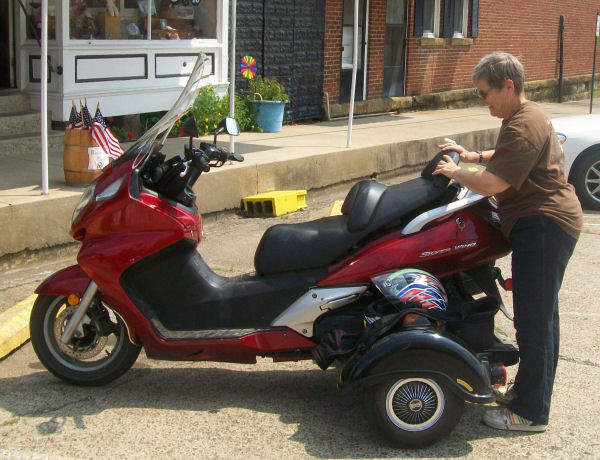 Motorcycle Picture of the Week for Women - 2003 Honda Silver Wing Scooter w/Tow-Pac Insta-Trike kit