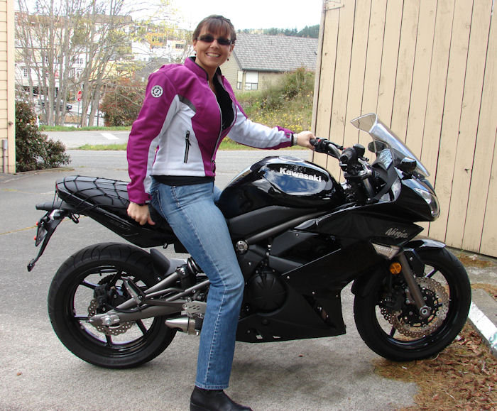 Women on Motorcycles Picture of a 2009 Kawasaki Ninja 650