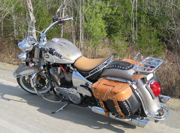 Motorcycle Picture of the Week for Bikes Only - 2002 Victory Deluxe V92 Touring Cruiser