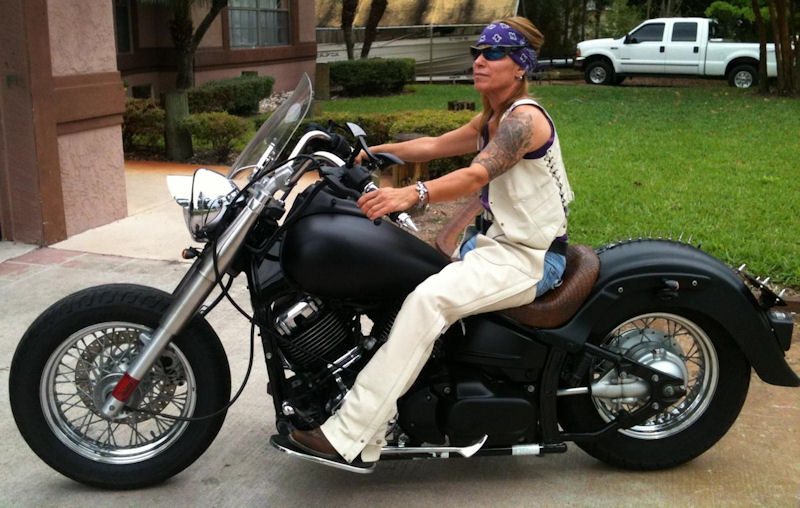 Motorcycle Picture of the Week for Women - 1999 Yamaha V Star 650