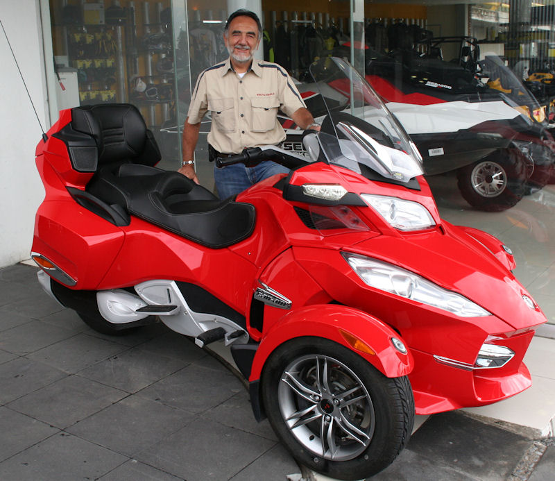 Motorcycle Picture of a 2013 Can-Am Spyder RT Roadster