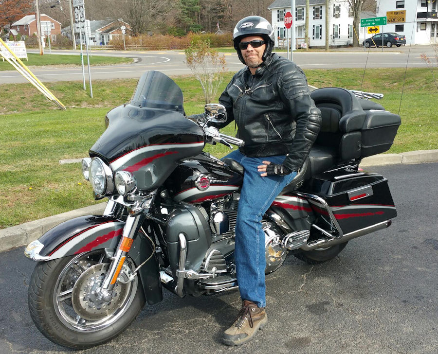 Motorcycle Picture of a 2006 Harley-Davidson CVO Screaming Eagle Ultra Classic